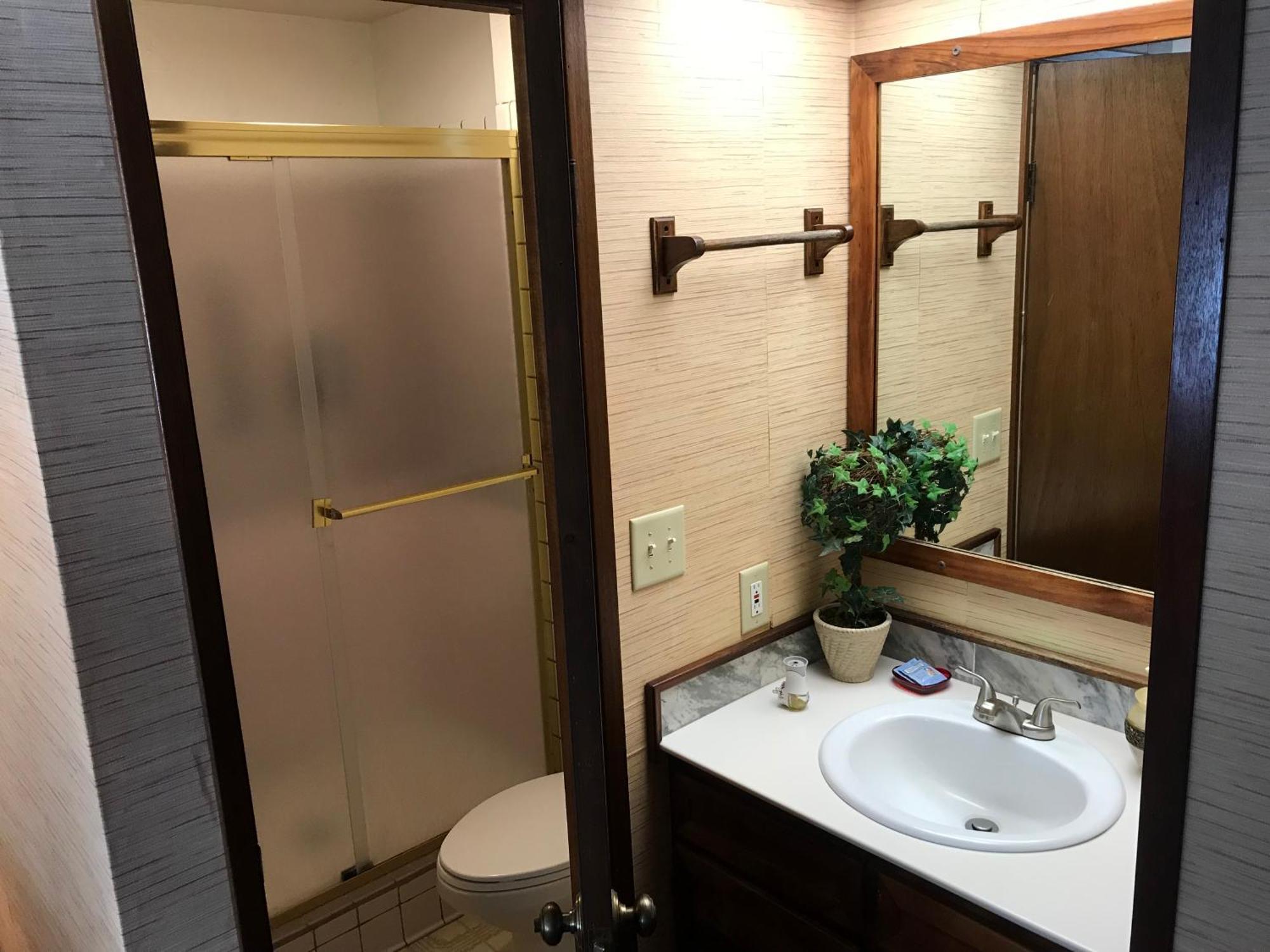 Standard King Room,743788867:JPEG
